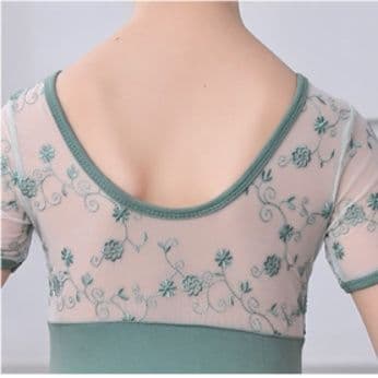 バレエレオタード 花刺繍レース袖付きバレエレオタード